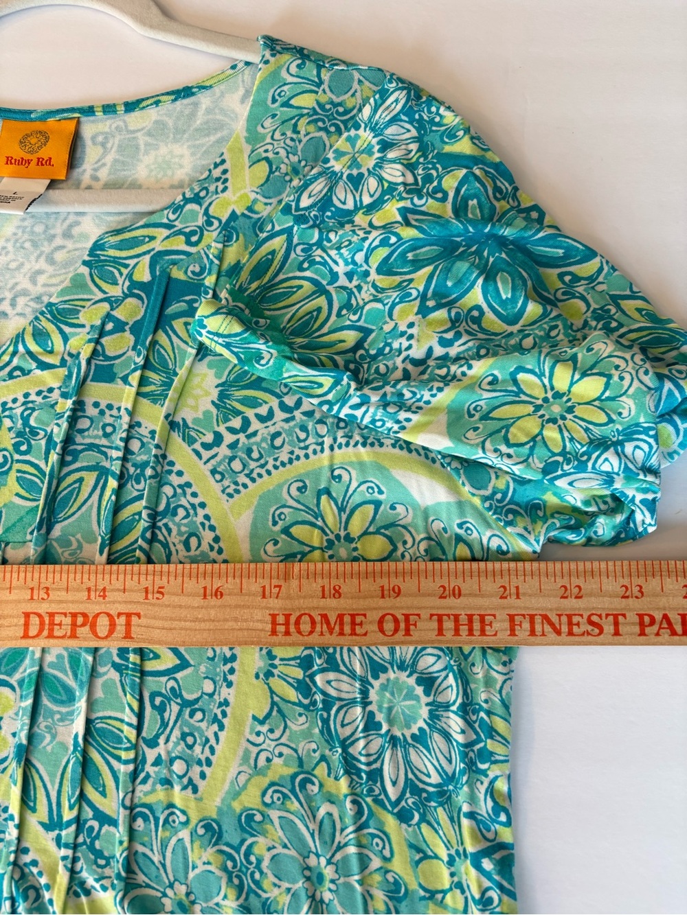 Ruby Rd. Turquoise and Lime Floral V-Neck 3/4 Sleeve Tunic - Large - Picture 9 of 11